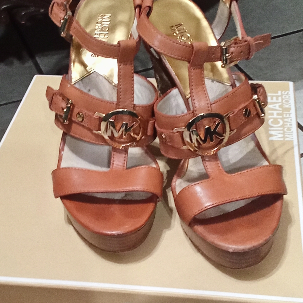 Michael Kors Tan Leather Heels with Gold Accents